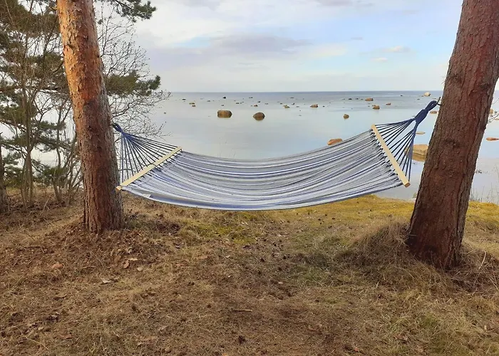 Semesterbostad Karineeme Holiday House *