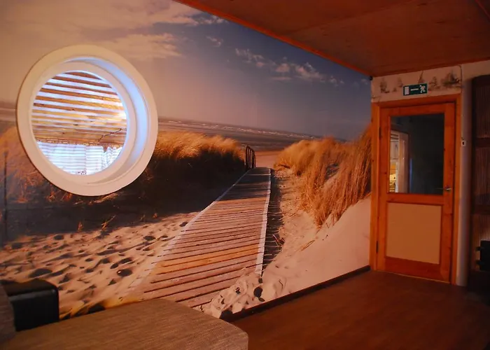 Semesterbostad Karineeme Holiday House Mahu