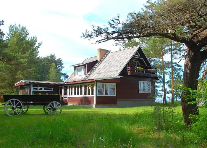 Karineeme Holiday House Semesterbostad *