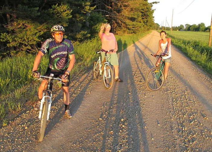 Karineeme Holiday House